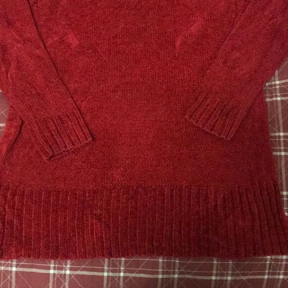🌻Express red long sleeve turtle neck sweater - Picture 4 of 4
